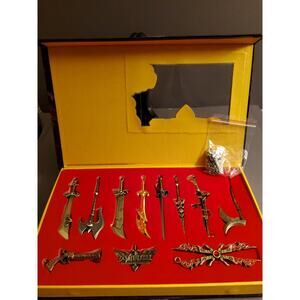 League of Legends Clash of Fates Metal Weapons w/Keychain Necklace K0